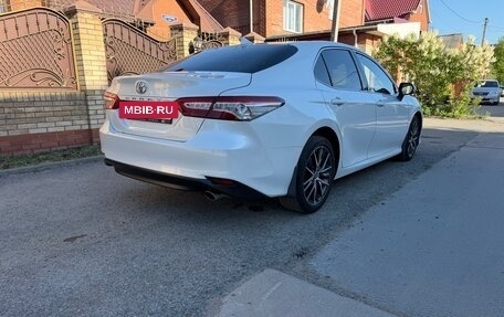 Toyota Camry, 2021 год, 3 290 000 рублей, 5 фотография