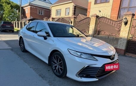 Toyota Camry, 2021 год, 3 290 000 рублей, 2 фотография
