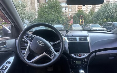 Hyundai Solaris II рестайлинг, 2011 год, 700 000 рублей, 8 фотография