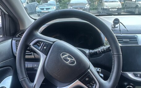 Hyundai Solaris II рестайлинг, 2011 год, 700 000 рублей, 9 фотография