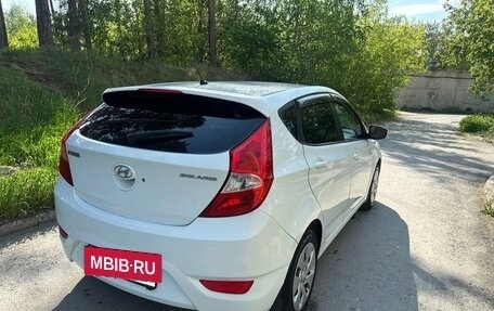 Hyundai Solaris II рестайлинг, 2011 год, 700 000 рублей, 4 фотография