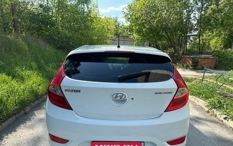 Hyundai Solaris II рестайлинг, 2011 год, 700 000 рублей, 5 фотография