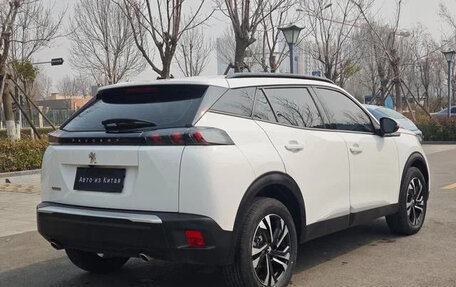 Peugeot 2008 II, 2022 год, 1 310 000 рублей, 4 фотография