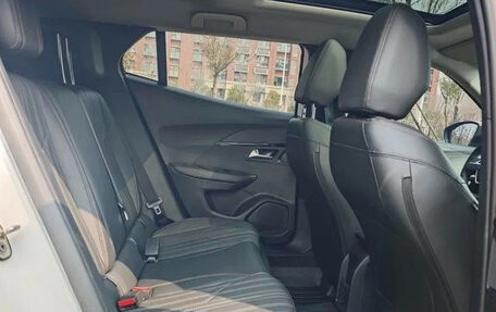 Peugeot 2008 II, 2022 год, 1 310 000 рублей, 22 фотография