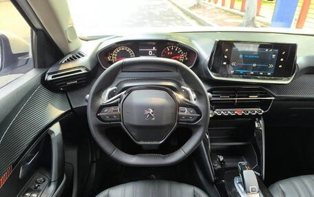 Peugeot 2008 II, 2022 год, 1 320 000 рублей, 14 фотография