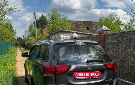 Mitsubishi Outlander III рестайлинг 3, 2017 год, 3 000 000 рублей, 5 фотография