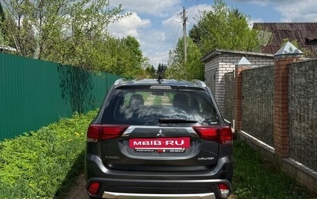 Mitsubishi Outlander III рестайлинг 3, 2017 год, 3 000 000 рублей, 6 фотография
