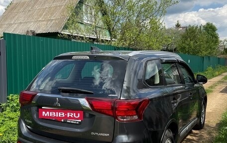 Mitsubishi Outlander III рестайлинг 3, 2017 год, 3 000 000 рублей, 4 фотография