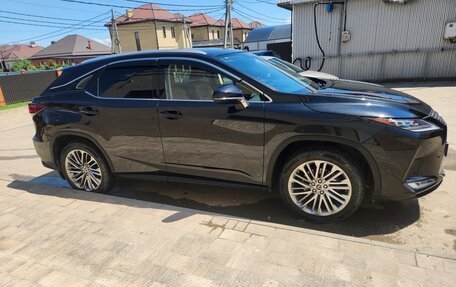 Lexus RX IV рестайлинг, 2020 год, 4 750 000 рублей, 2 фотография