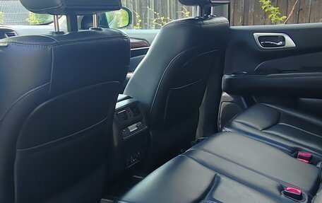Nissan Pathfinder, 2015 год, 1 600 000 рублей, 10 фотография