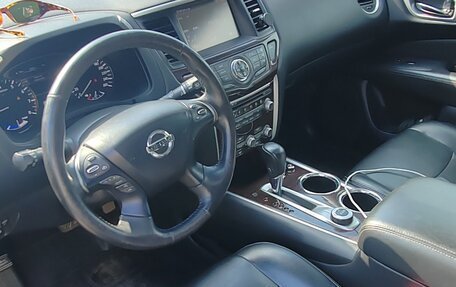 Nissan Pathfinder, 2015 год, 1 600 000 рублей, 11 фотография