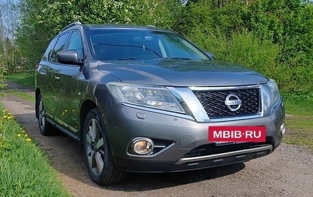 Nissan Pathfinder, 2015 год, 1 600 000 рублей, 2 фотография