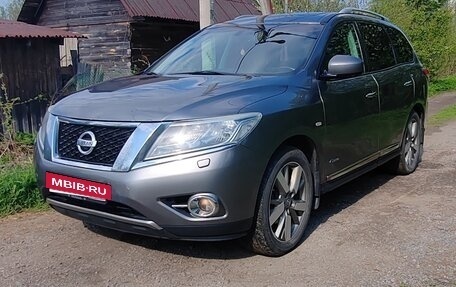 Nissan Pathfinder, 2015 год, 1 600 000 рублей, 3 фотография