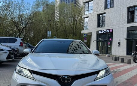 Toyota Camry, 2021 год, 3 490 000 рублей, 2 фотография