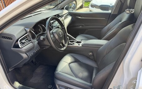 Toyota Camry, 2021 год, 3 490 000 рублей, 4 фотография