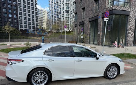 Toyota Camry, 2021 год, 3 490 000 рублей, 9 фотография