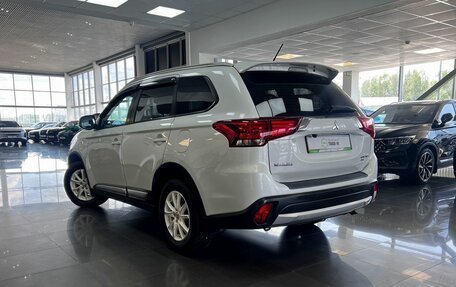 Mitsubishi Outlander III рестайлинг 3, 2015 год, 1 695 000 рублей, 6 фотография