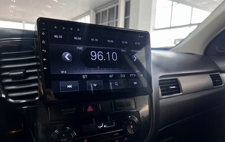Mitsubishi Outlander III рестайлинг 3, 2015 год, 1 695 000 рублей, 20 фотография