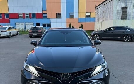 Toyota Camry, 2019 год, 3 330 000 рублей, 1 фотография