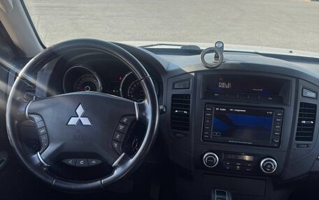 Mitsubishi Pajero IV, 2010 год, 2 000 000 рублей, 7 фотография