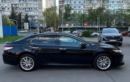 Toyota Camry, 2019 год, 3 330 000 рублей, 7 фотография