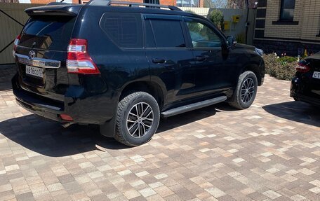 Toyota Land Cruiser Prado 150 рестайлинг 2, 2014 год, 3 500 000 рублей, 5 фотография