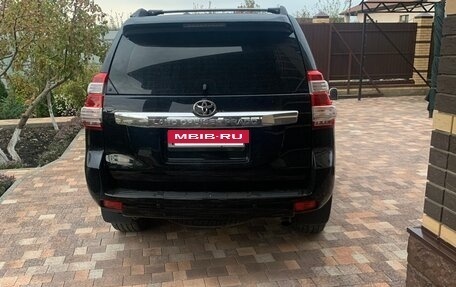 Toyota Land Cruiser Prado 150 рестайлинг 2, 2014 год, 3 500 000 рублей, 14 фотография