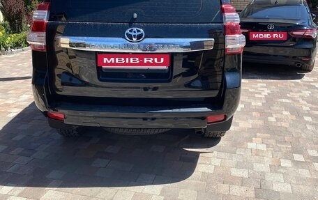 Toyota Land Cruiser Prado 150 рестайлинг 2, 2014 год, 3 500 000 рублей, 13 фотография