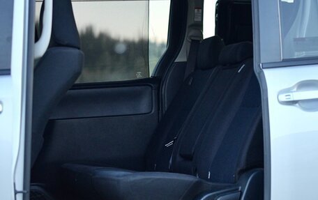 Toyota Noah III, 2016 год, 2 100 000 рублей, 13 фотография