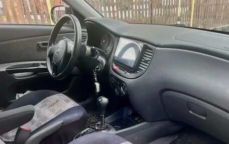 KIA Rio II, 2011 год, 650 000 рублей, 12 фотография