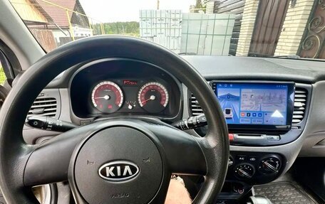 KIA Rio II, 2011 год, 650 000 рублей, 10 фотография