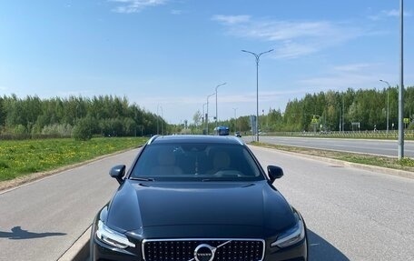 Volvo V60 Cross Country II, 2021 год, 4 700 000 рублей, 3 фотография