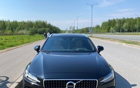 Volvo V60 Cross Country II, 2021 год, 4 700 000 рублей, 5 фотография