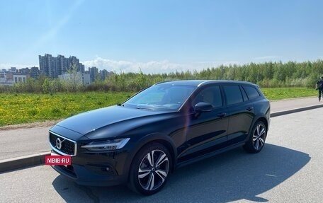 Volvo V60 Cross Country II, 2021 год, 4 700 000 рублей, 6 фотография