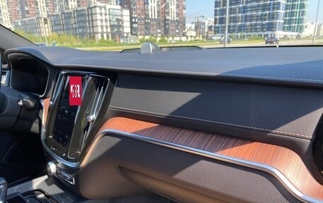 Volvo V60 Cross Country II, 2021 год, 4 700 000 рублей, 23 фотография