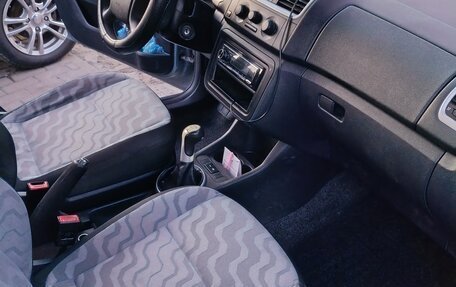 Skoda Fabia II, 2009 год, 400 000 рублей, 14 фотография