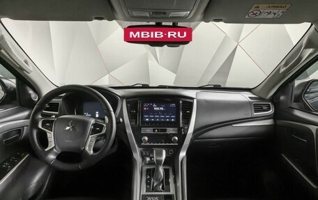 Mitsubishi Pajero Sport III рестайлинг, 2022 год, 3 960 000 рублей, 10 фотография