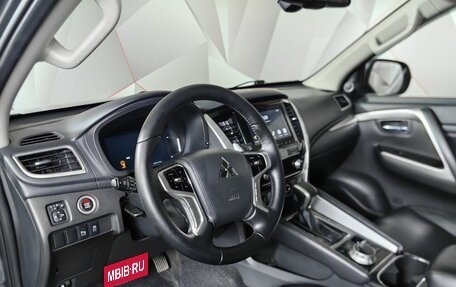 Mitsubishi Pajero Sport III рестайлинг, 2022 год, 3 960 000 рублей, 13 фотография