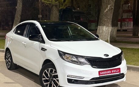 KIA Rio III рестайлинг, 2016 год, 680 000 рублей, 1 фотография