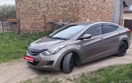 Hyundai Elantra V, 2011 год, 460 000 рублей, 2 фотография