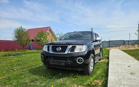 Nissan Pathfinder, 2011 год, 1 650 000 рублей, 2 фотография