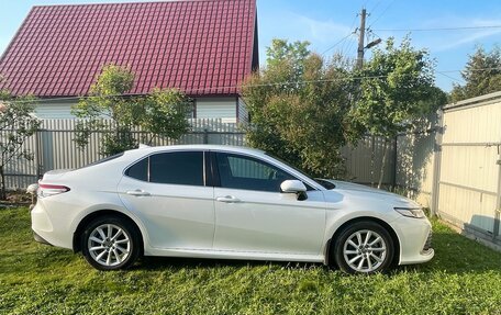 Toyota Camry, 2021 год, 2 990 000 рублей, 2 фотография