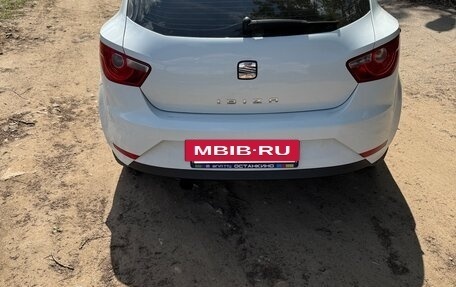 SEAT Ibiza IV рестайлинг 2, 2012 год, 710 000 рублей, 3 фотография