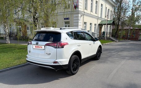 Toyota RAV4, 2017 год, 3 590 000 рублей, 4 фотография