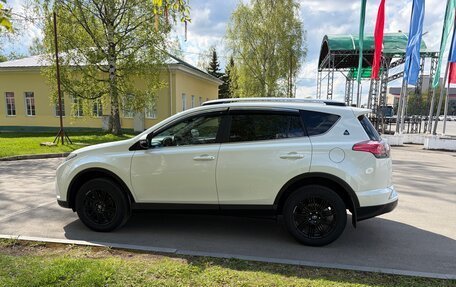 Toyota RAV4, 2017 год, 3 590 000 рублей, 7 фотография
