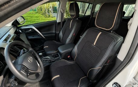 Toyota RAV4, 2017 год, 3 590 000 рублей, 13 фотография