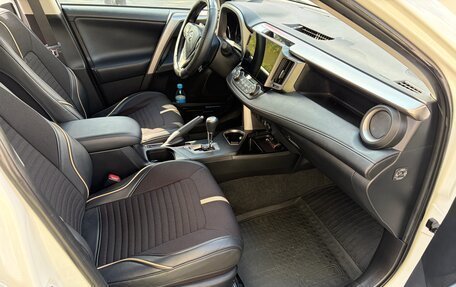 Toyota RAV4, 2017 год, 3 590 000 рублей, 19 фотография