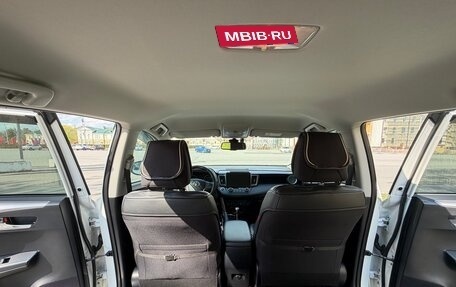 Toyota RAV4, 2017 год, 3 590 000 рублей, 21 фотография