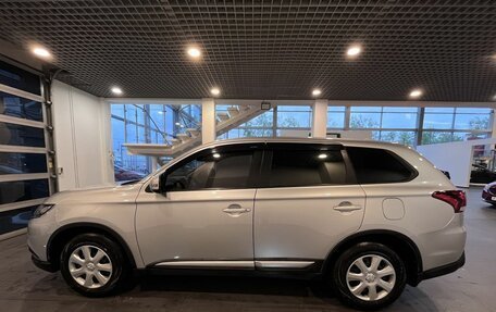 Mitsubishi Outlander III рестайлинг 3, 2021 год, 2 420 000 рублей, 6 фотография