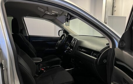 Mitsubishi Outlander III рестайлинг 3, 2021 год, 2 420 000 рублей, 25 фотография
